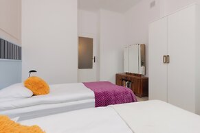 Art Deco Apartment Warsaw by Renters