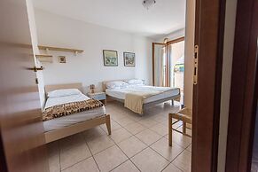 Modern Apartment With Terrace and Fireplace