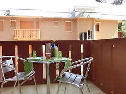 Modern Flat With Terrace for 5 Guests - Beahost