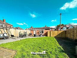 Beautiful Detached Villa - Jacuzzi Bath - Parking