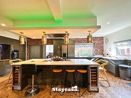 Beautiful Detached Villa - Jacuzzi Bath - Parking