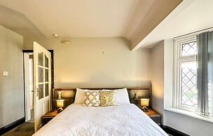 Beautiful Detached Villa - Jacuzzi Bath - Parking