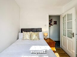 Beautiful Detached Villa - Jacuzzi Bath - Parking