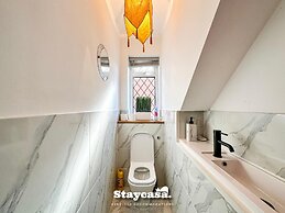 Beautiful Detached Villa - Jacuzzi Bath - Parking