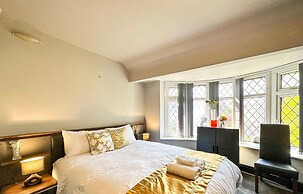 Beautiful Detached Villa - Jacuzzi Bath - Parking