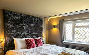 Beautiful Detached Villa - Jacuzzi Bath - Parking