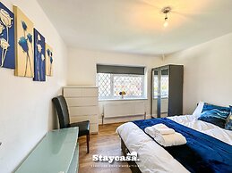 Beautiful Detached Villa - Jacuzzi Bath - Parking