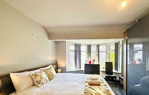 Beautiful Detached Villa - Jacuzzi Bath - Parking