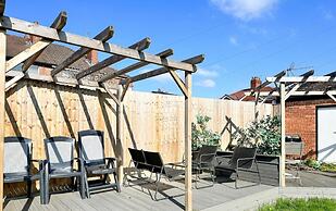 Beautiful Detached Villa - Jacuzzi Bath - Parking