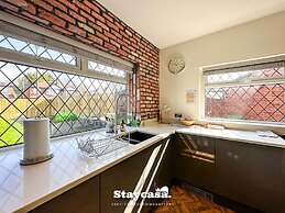 Beautiful Detached Villa - Jacuzzi Bath - Parking