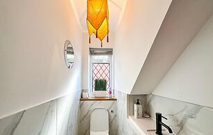 Beautiful Detached Villa - Jacuzzi Bath - Parking