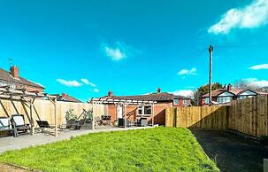 Beautiful Detached Villa - Jacuzzi Bath - Parking