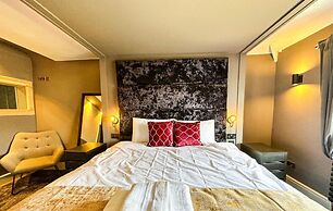 Beautiful Detached Villa - Jacuzzi Bath - Parking