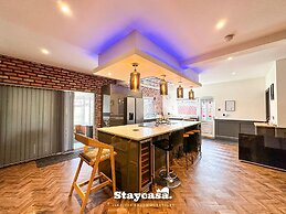 Beautiful Detached Villa - Jacuzzi Bath - Parking