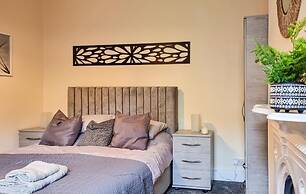 Marvellous 5 bed Perfect for Family or Contractor