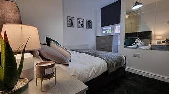 Astonishing House With Outdoor Seating BBQ