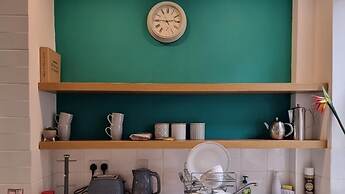 Astonishing House With Outdoor Seating BBQ