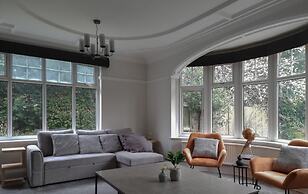 Stunning Detached Hidden King Suite Abode