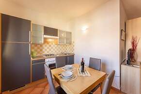 Relaxing Cristal Blu Studio Sleeps 4 Num1493