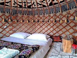 Agat Yurt Camp