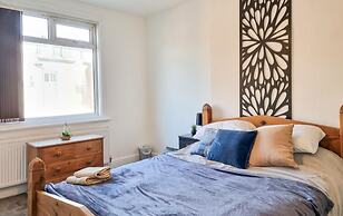 Stylish King Bed Suite Free Parking Large Patio