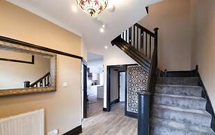 Stylish King Bed Suite Free Parking Large Patio