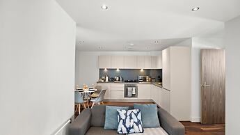 Spectacular Apartment Balcony View in City Centre