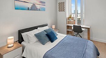 Spectacular Apartment Balcony View in City Centre