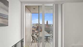 Spectacular Apartment Balcony View in City Centre