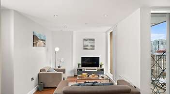 Spectacular Apartment Balcony View in City Centre