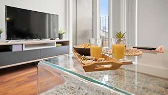 Spectacular Apartment Balcony View in City Centre