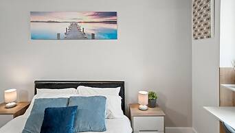 Spectacular Apartment Balcony View in City Centre