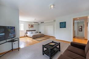 Luxury 3-bedroom House in Central Glyfada