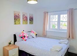 Airport Lounge - 3Bed 6 Persons