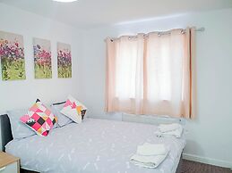 Airport Lounge - 3Bed 6 Persons