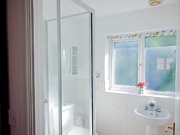 Airport Lounge - 3Bed 6 Persons