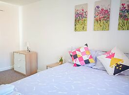 Airport Lounge - 3Bed 6 Persons