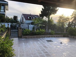 Peaceful Villa With Perfect View in the City Center