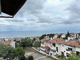 Peaceful Villa With Perfect View in the City Center