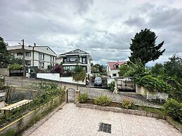 Peaceful Villa With Perfect View in the City Center