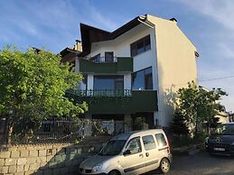 Peaceful Villa With Perfect View in the City Center