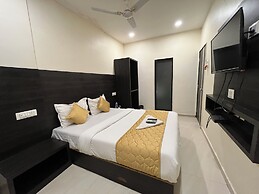 Hotel Wind Flower Regency - Near Kokilaben Hospital