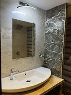 Hotel Wind Flower Regency - Near Kokilaben Hospital