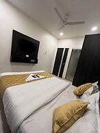 Hotel Wind Flower Regency - Near Kokilaben Hospital