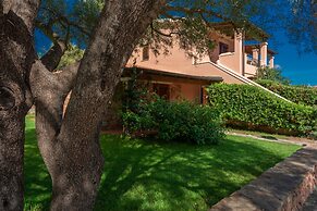 Outstanding Residenze Gallura 2 Bedroom Sleeps 5