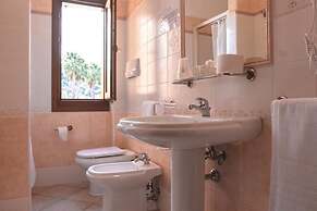 Idyllic Residence Cala Viola 2 Bedroom Sleeps Nm1380