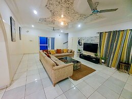 The Unique and Tranquil Retreat Apartment