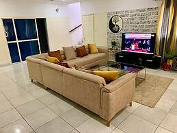 The Unique and Tranquil Retreat Apartment