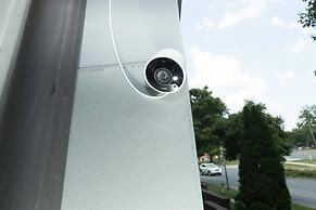 ASK FOR Discount-vibrant 2 Story Apt Apple TV