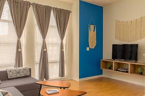 ASK FOR Discount-vibrant 2 Story Apt Apple TV